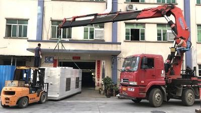 捷报，草莓视频色板污8台步入式<i style='color:red'>高温老化</i>机完成验收出货！